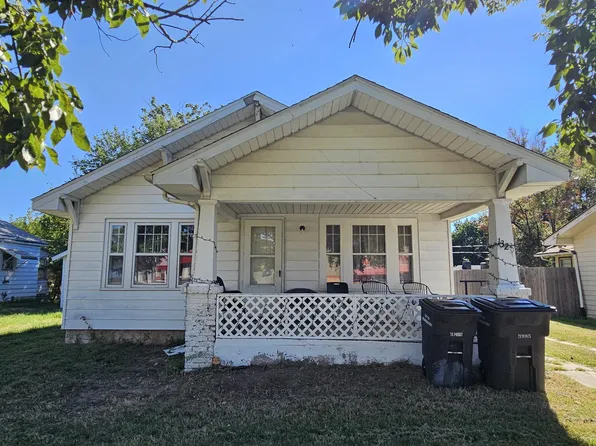 1320 N Summit St, Arkansas City, KS 67005