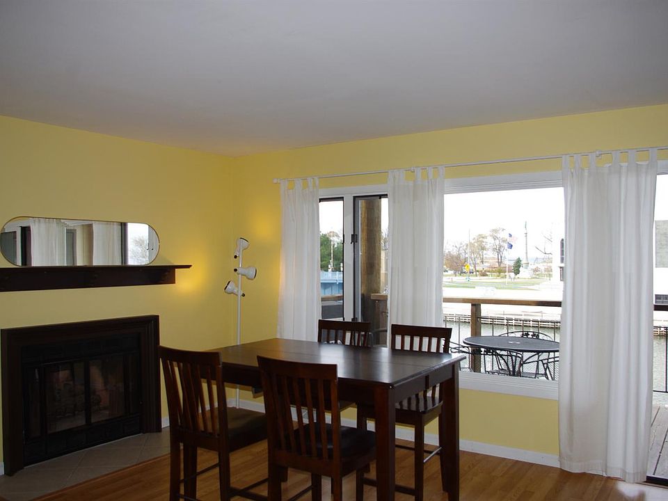 2nd image of 2 Marine Dr APT 1