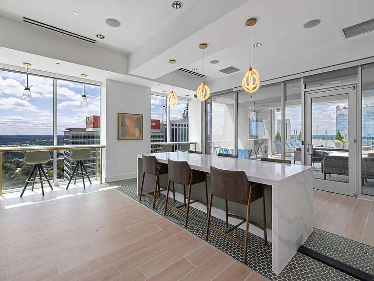 Skyhouse Raleigh — Photo 29