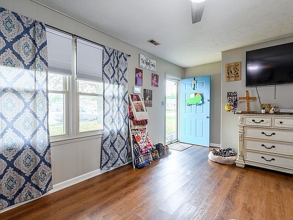 4th image of 4036 Carpenter Dr