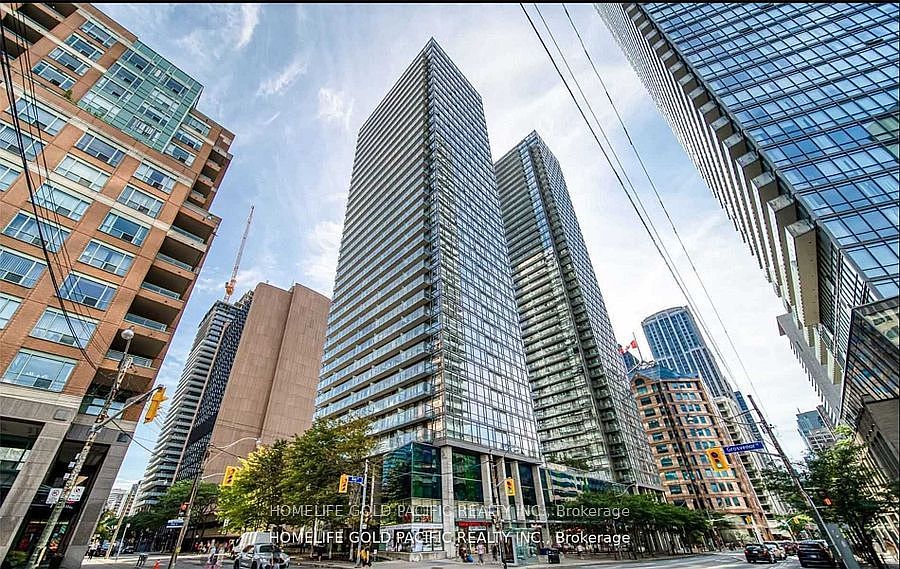 1st image of 37 Grosvenor St #602