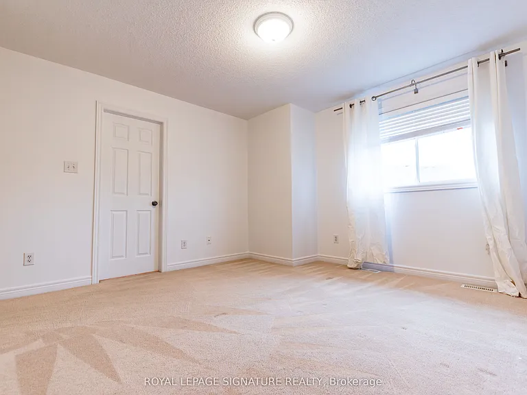 3082 Cabano Cres — Photo 22