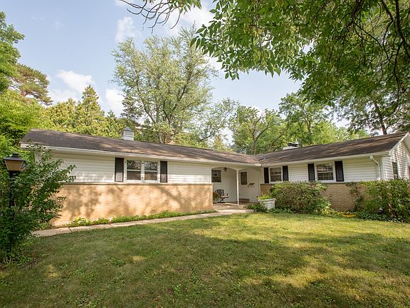 2nd image of 26 Hawley Ct