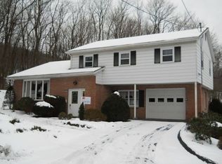 506 S Hickory St, Mount Carmel, PA 17851