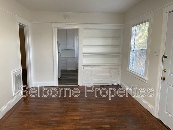3rd image of 2054 Lincoln Ave