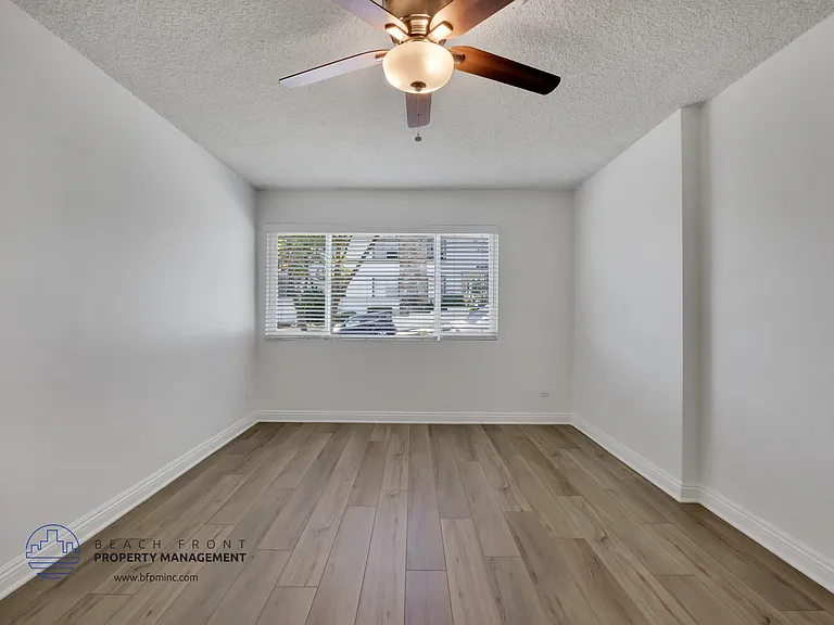 740 W 24th St. — Photo 39