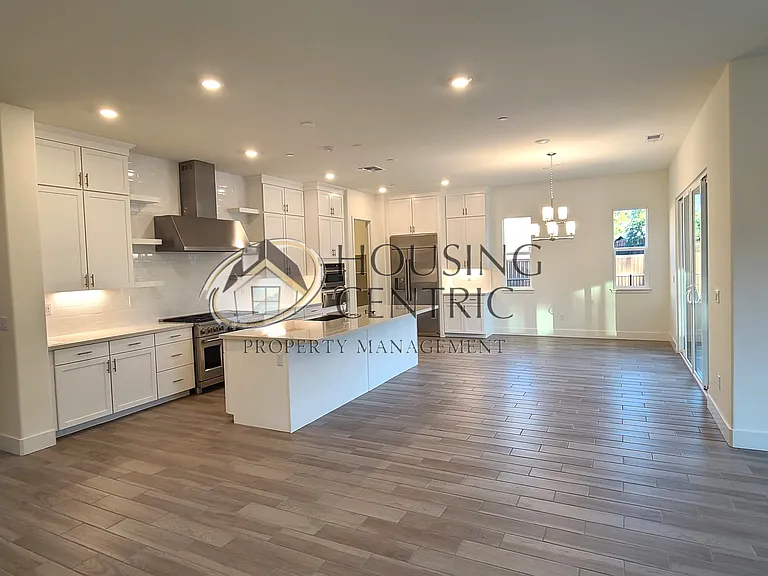 637 Lincoln Ct — Photo 16