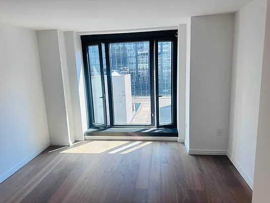 Rented by E Realty International Corp | media 60