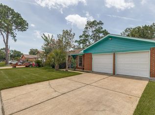 1745 Dolphin Dr, Seabrook, TX 77586