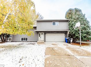 1801 Prairie Ln S, Fargo, ND 58103