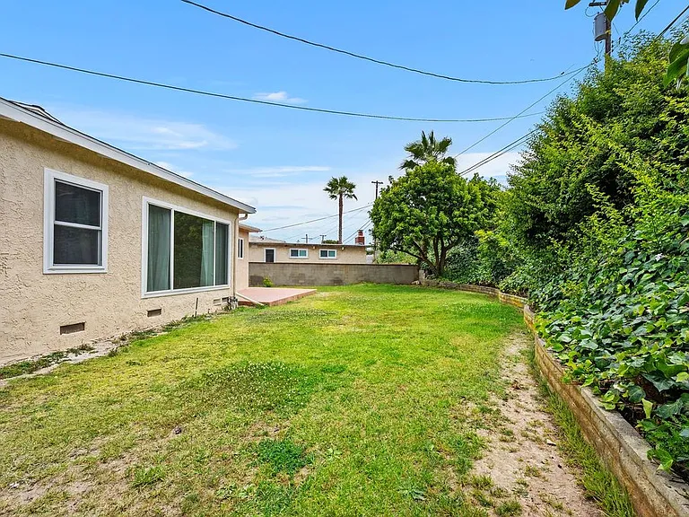 26015 Crest Rd — Photo 28