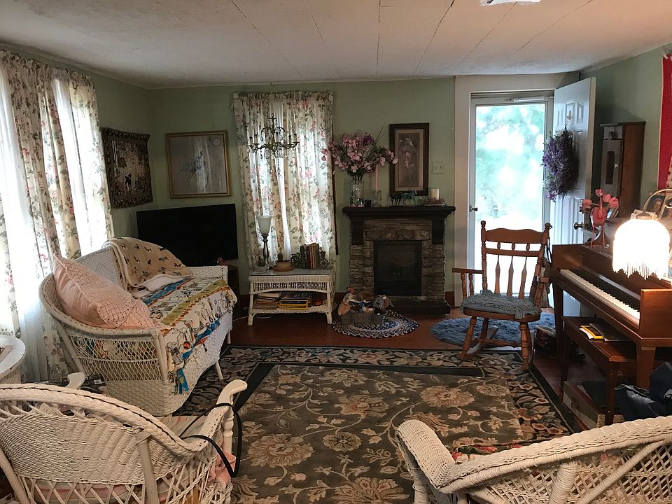 1st image of 2404 E Dartmouth Ave