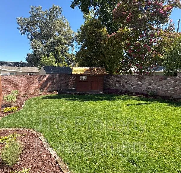 501 J St — Photo 20
