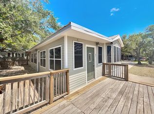 67 S Lake Dr, Rockport, TX 78382