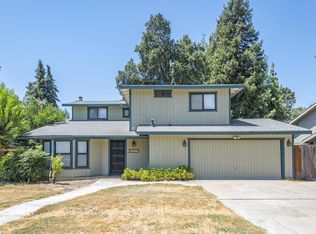 15234 Oak Ranch Dr, Visalia, CA 93292