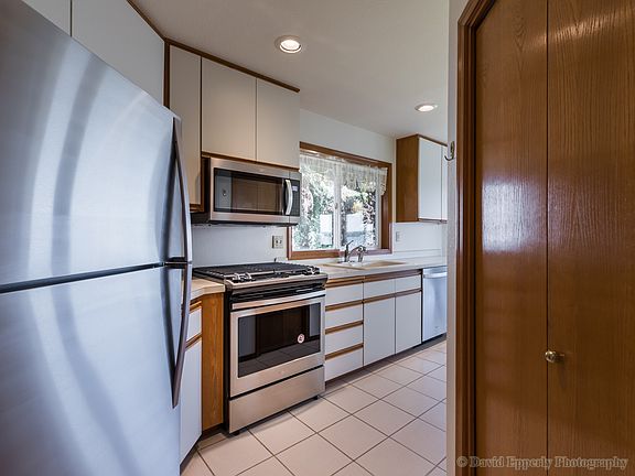 5th image of 1350 2nd St