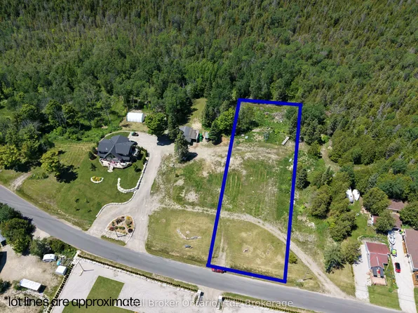 108 Tamarac Rd, Northern Bruce Peninsula, ON N0H 1W0