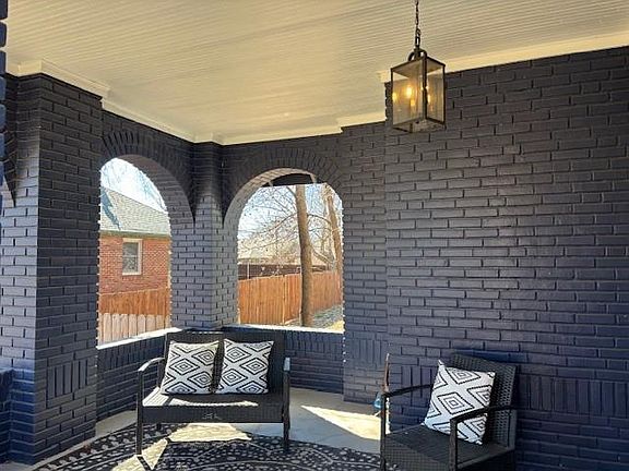 4th image of 512 N College St