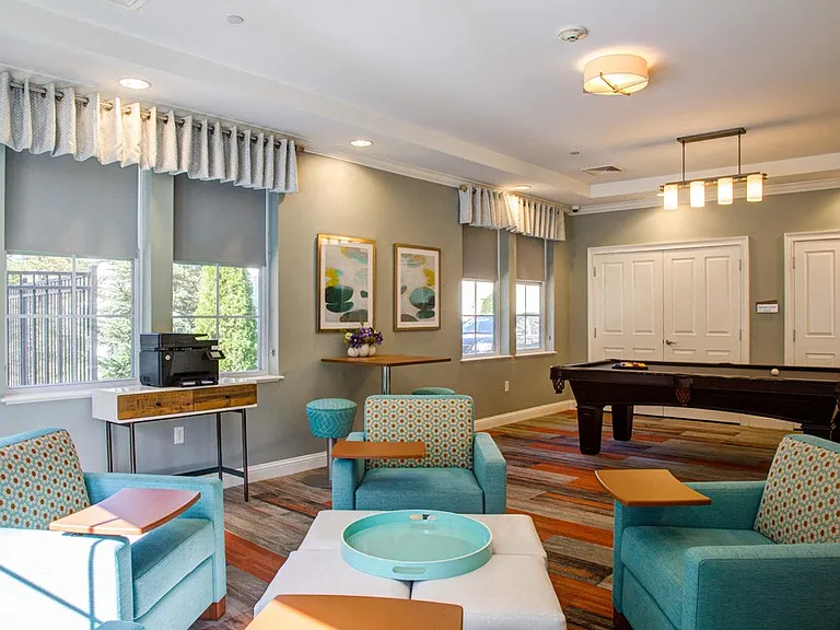Lynnfield Commons — Photo 12