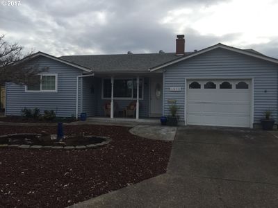 2038 W Santiam Dr, Woodburn, OR, 97071