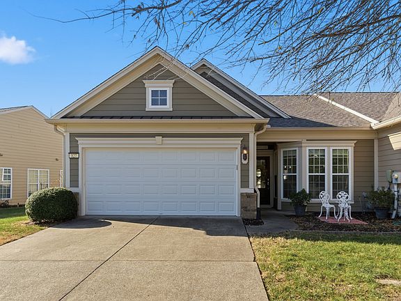 3rd image of 127 Old Towne Dr