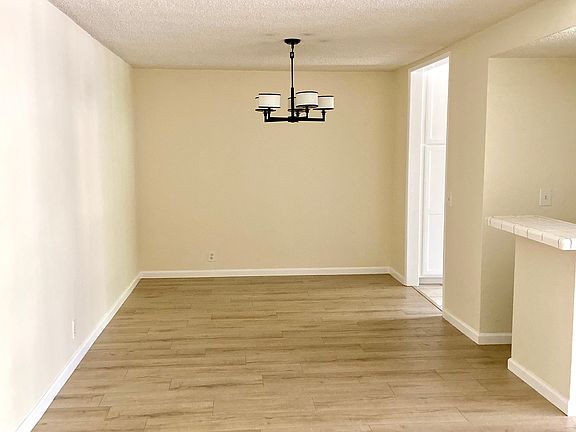 2nd image of 1420 Rexford Dr #7