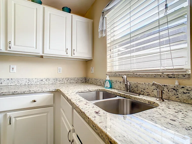 15906 Bay Vista Dr — Photo 28