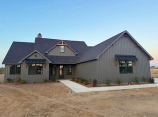127 Skrivanek Rd, Ennis, TX 75119