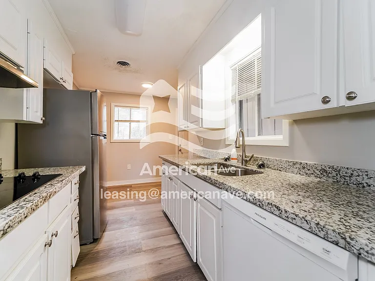 558544_006_wm_-_kitchen_13544116.jpg