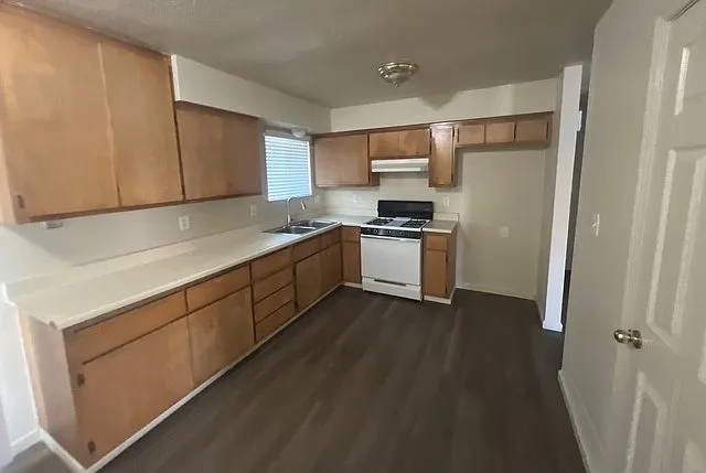 2 bed, $1,350 — Photo 3