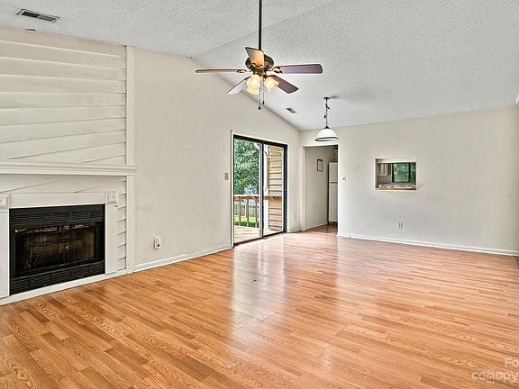 3rd image of 9121 Saint Michaels Ln