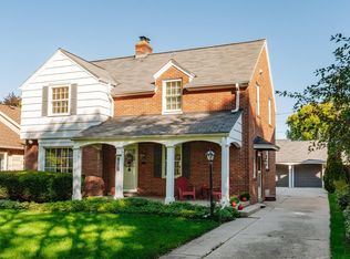 9220 Harding Blvd, Wauwatosa, WI 53226
