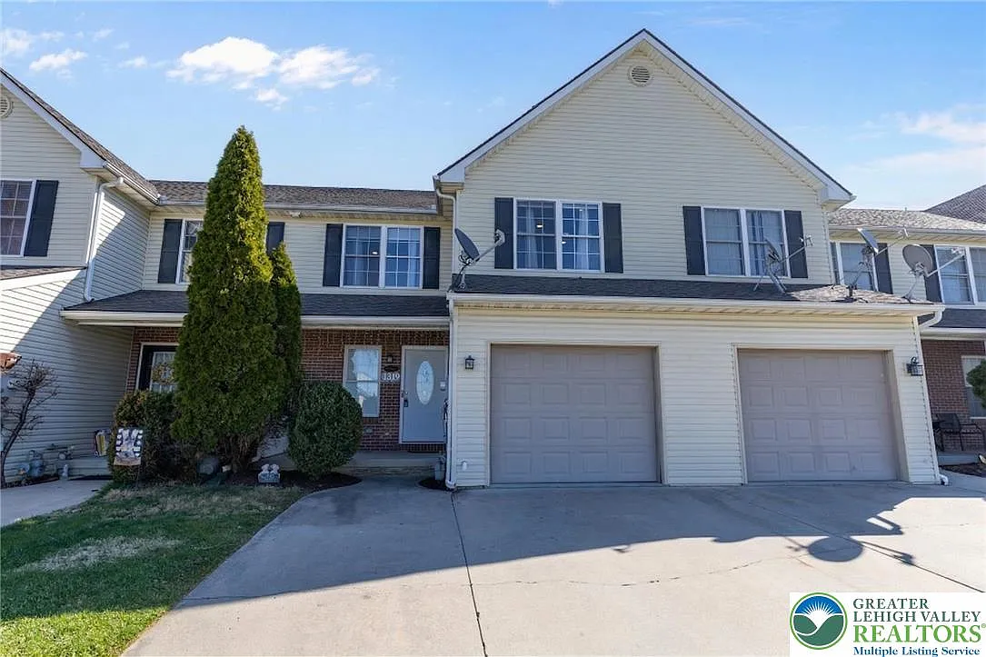 1319 Mohr Cir photo 1