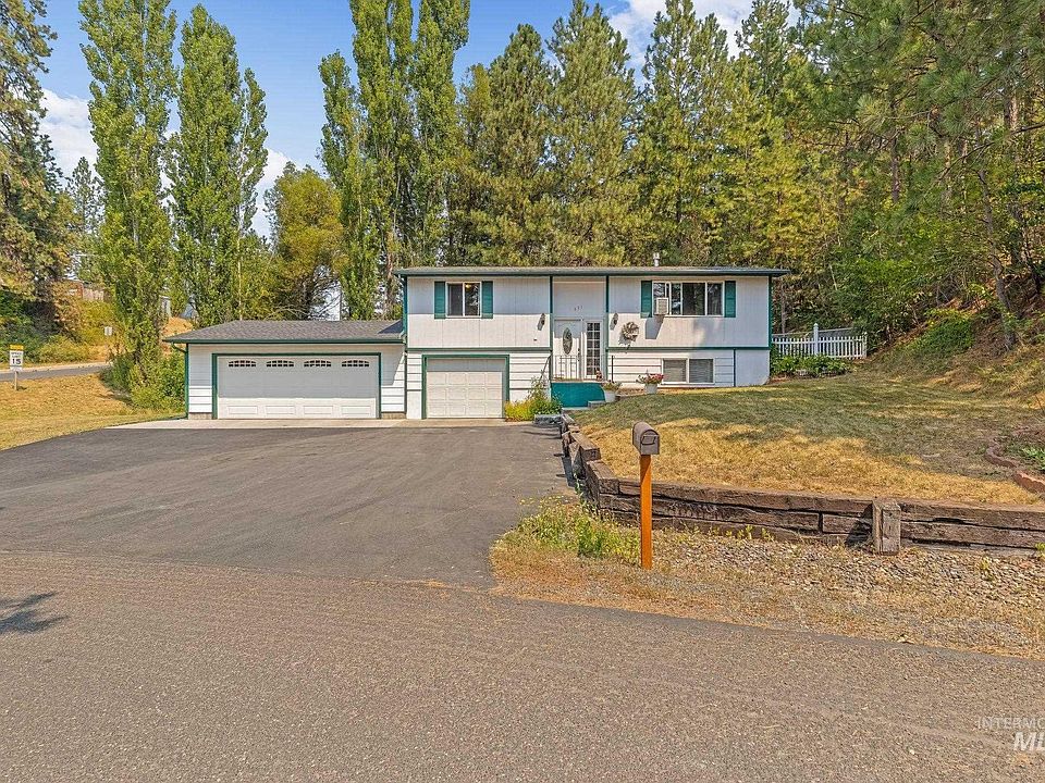 1st image of 321 Monica St