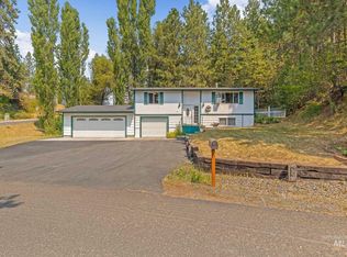 321 Monica St, Troy, ID 83871