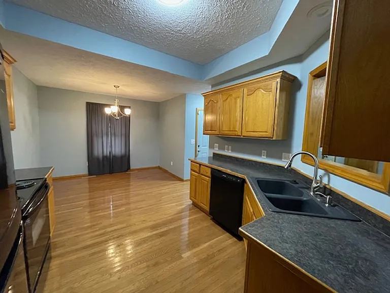 834 S Mahn Ave — Photo 13