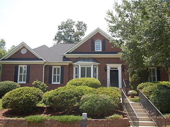 2nd image of 811 Haddington Ct