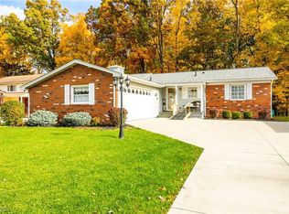 186 Woodridge Dr, Elyria, OH 44035