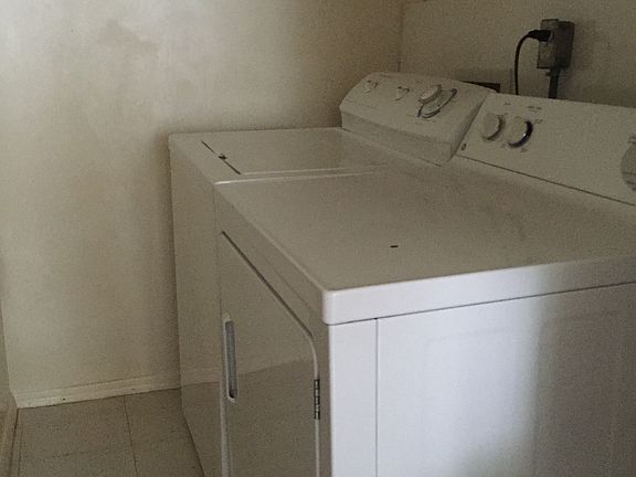 4th image of 528 S Washington St #528