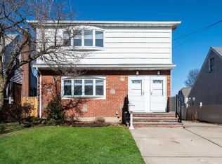 7 Winthrop Ave #A, Williston Park, NY 11596