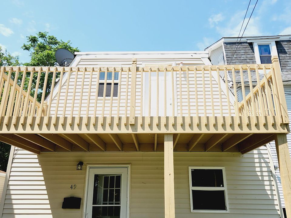blue skies! come out on the porch and enjoy the ocean breeze!