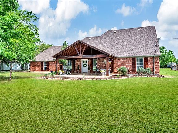 3rd image of 10592 Tree Ln