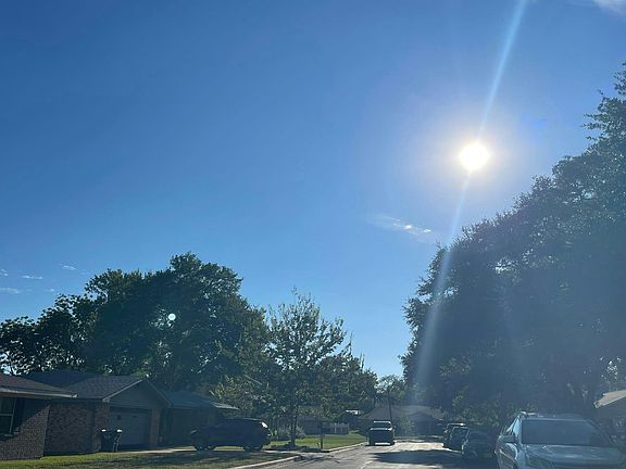 4th image of 1005 Clearspring Dr