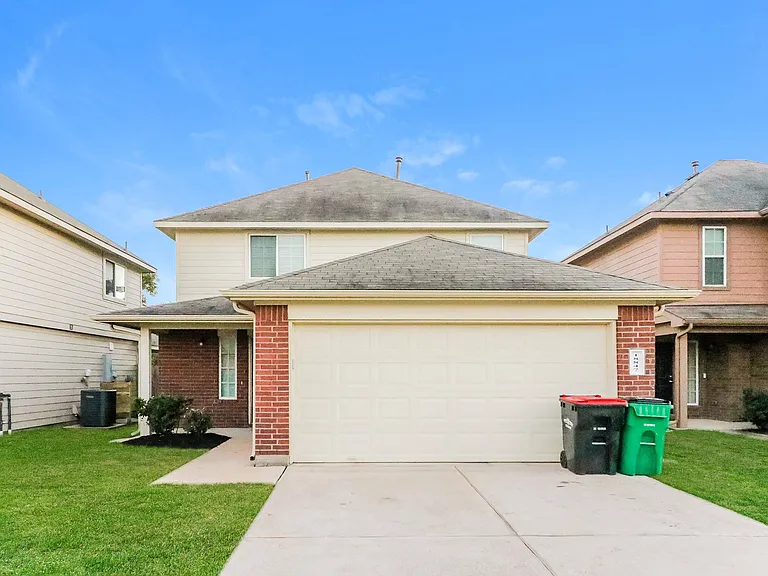 Brescia Ln — Photo 1