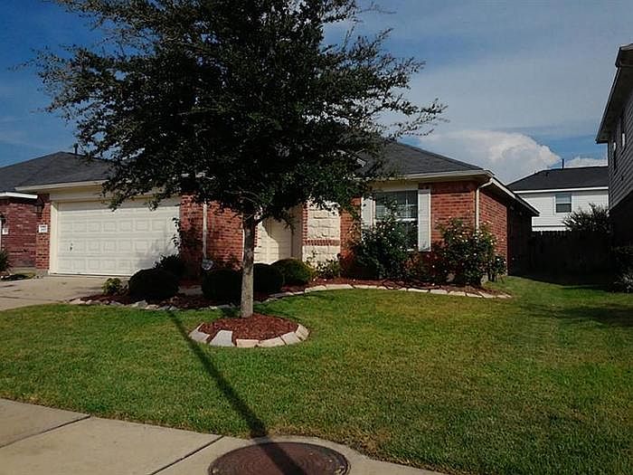 1st image of 24635 Lakecrest Bend Dr