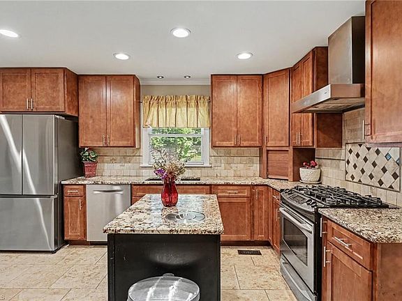 2nd image of 611 Flagstone Way
