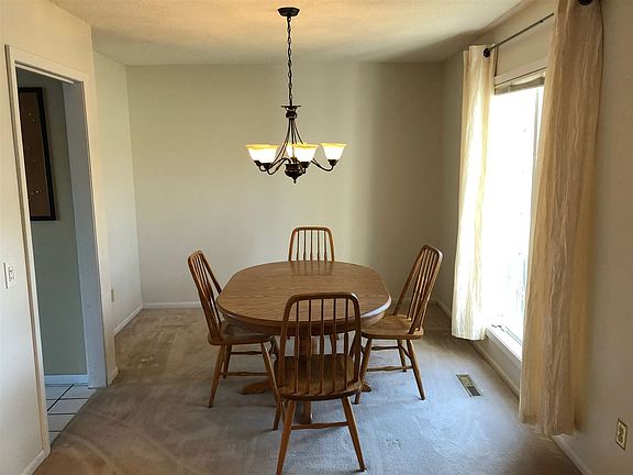 3rd image of 520 Brookridge Ter