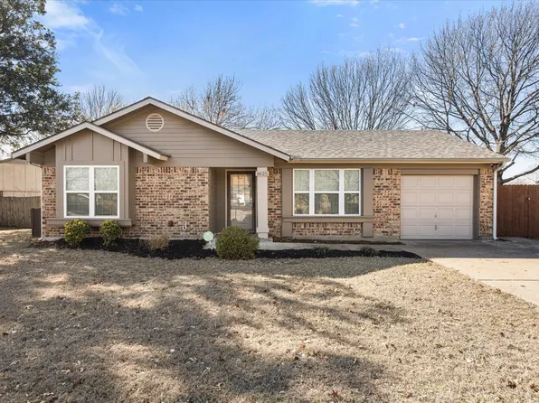 5625 Whitley Rd, Haltom City, TX 76148