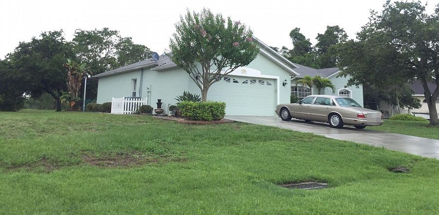 2nd image of 11 Clubhouse Pl