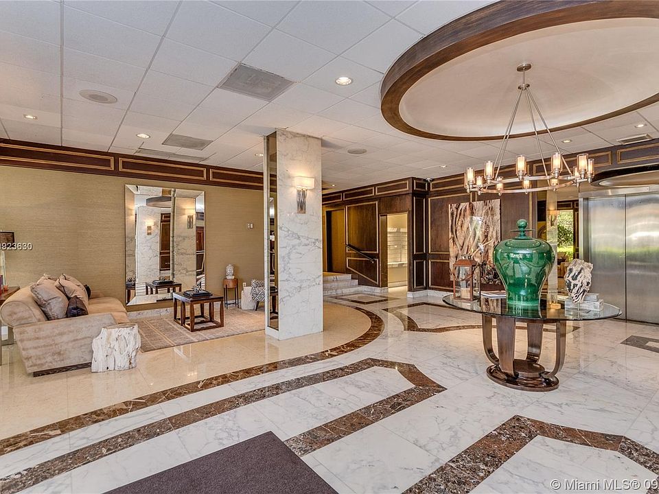 2nd image of 625 Biltmore Way APT 907